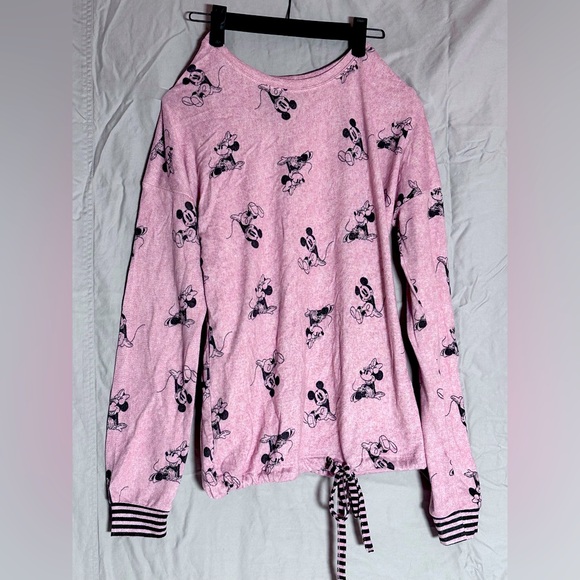 Women’s Costco Disney pajama set XS (runs big) - Picture 1 of 3